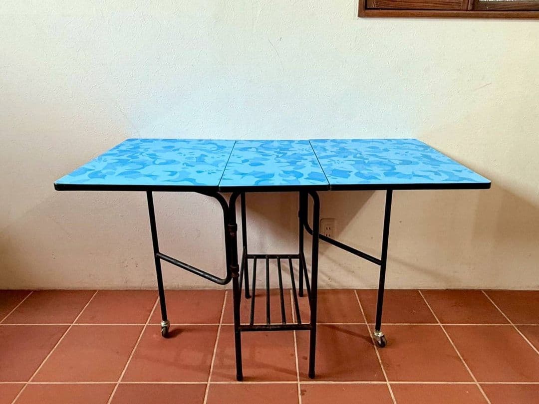 1091 ビンテージ　古い鉄脚のバタフライテーブル　当時物　レトロポップ　デスク