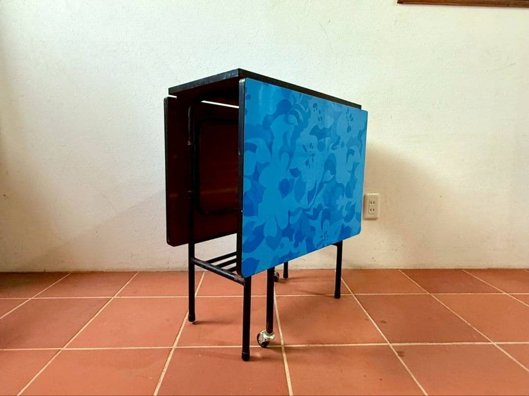 1091 ビンテージ　古い鉄脚のバタフライテーブル　当時物　レトロポップ　デスク