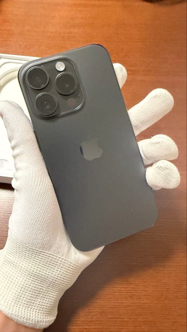 iPhone 15 Pro 256GB ブラックチタニウム　Simフリー