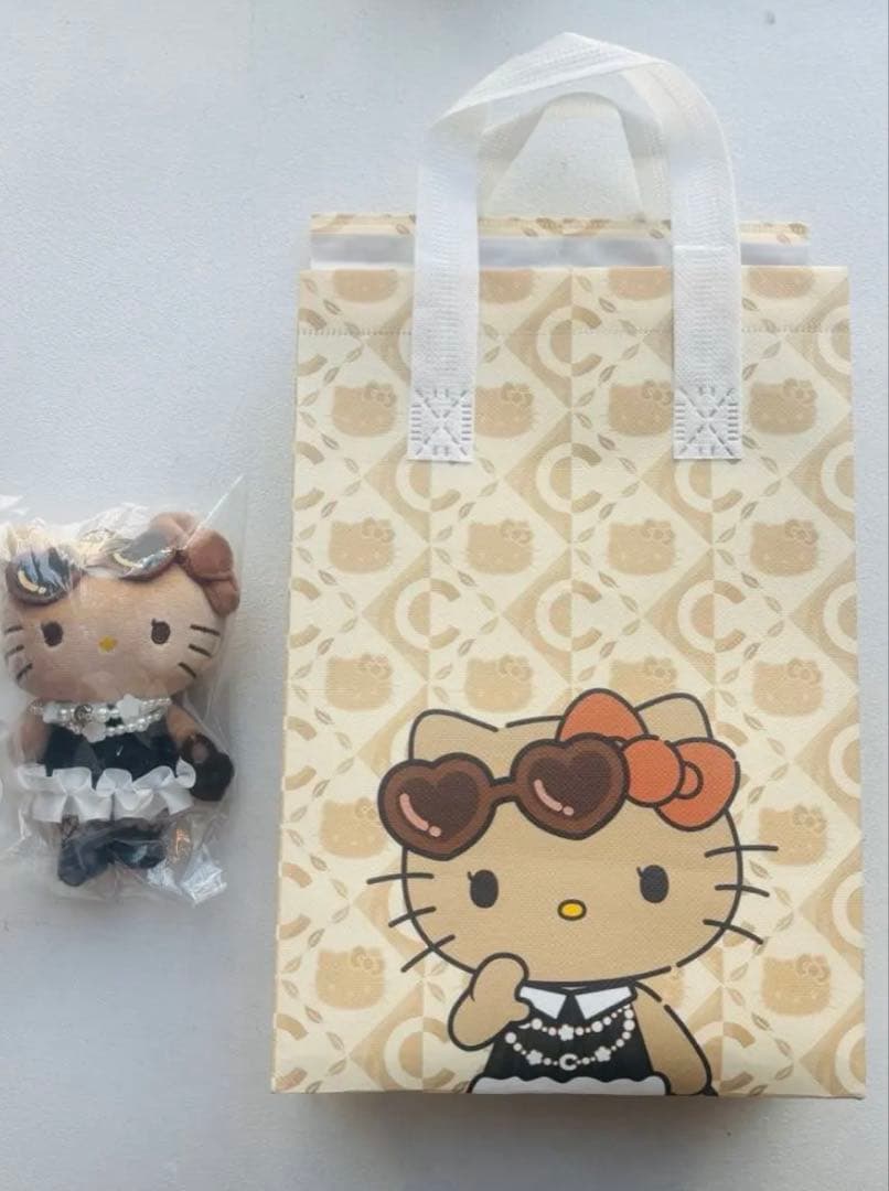 CHAGEE×ハローキティ　コラボ　海外限定　日焼けキティ　キーチェーン