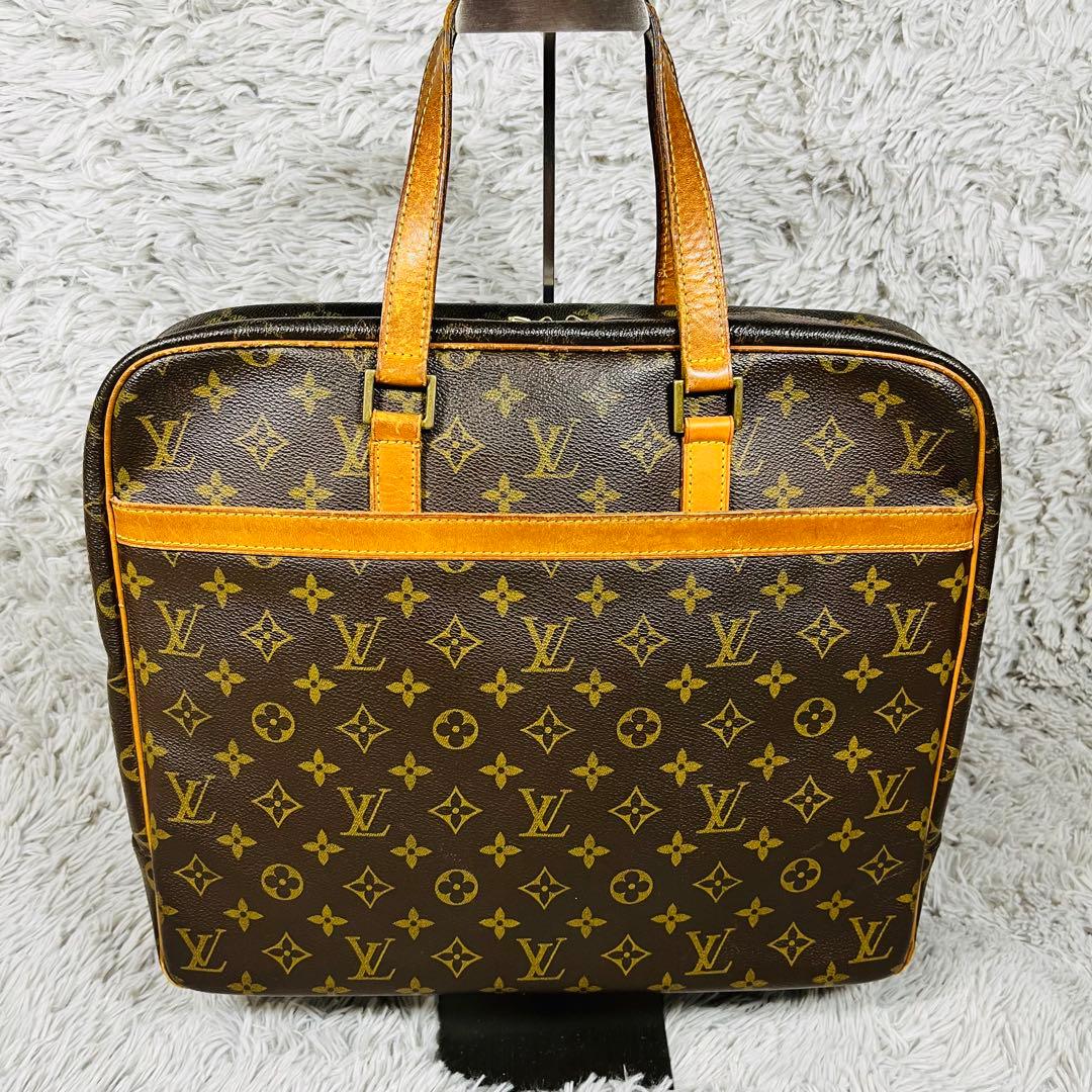 LOUIS VUITTON ポルト ドキュマン・ぺガス M53343