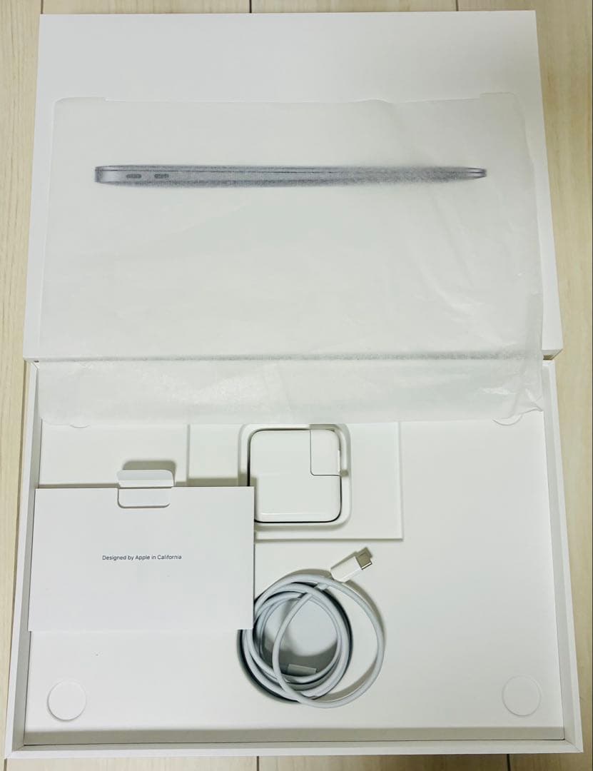 【外装美品】MacBook Air M1 2020 16GB 256GB