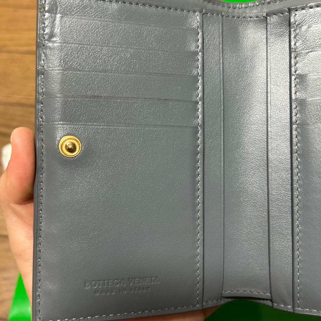 BOTTEGA VENETA カセット　ミディアム　二つ折りウォレット　サンダー
