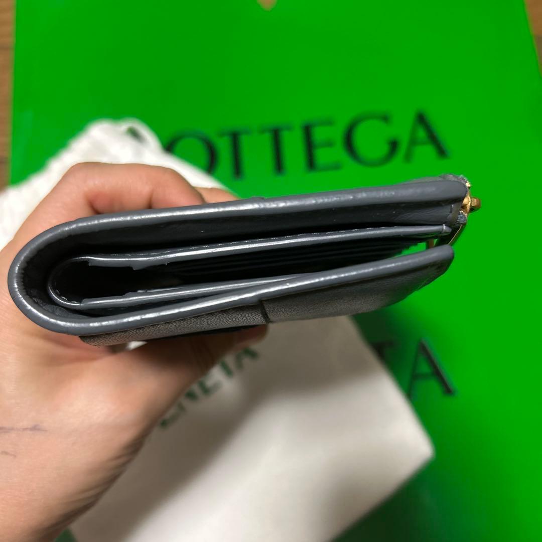 BOTTEGA VENETA カセット　ミディアム　二つ折りウォレット　サンダー