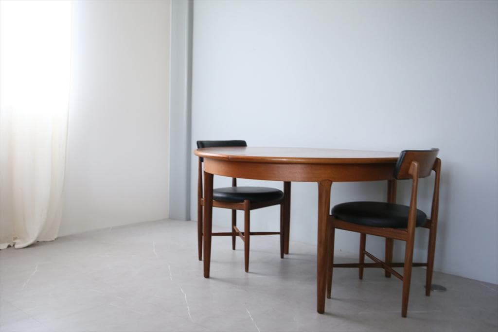 英国アンティークMeredewメレビュー製ラウンドダイニングテーブル89-145