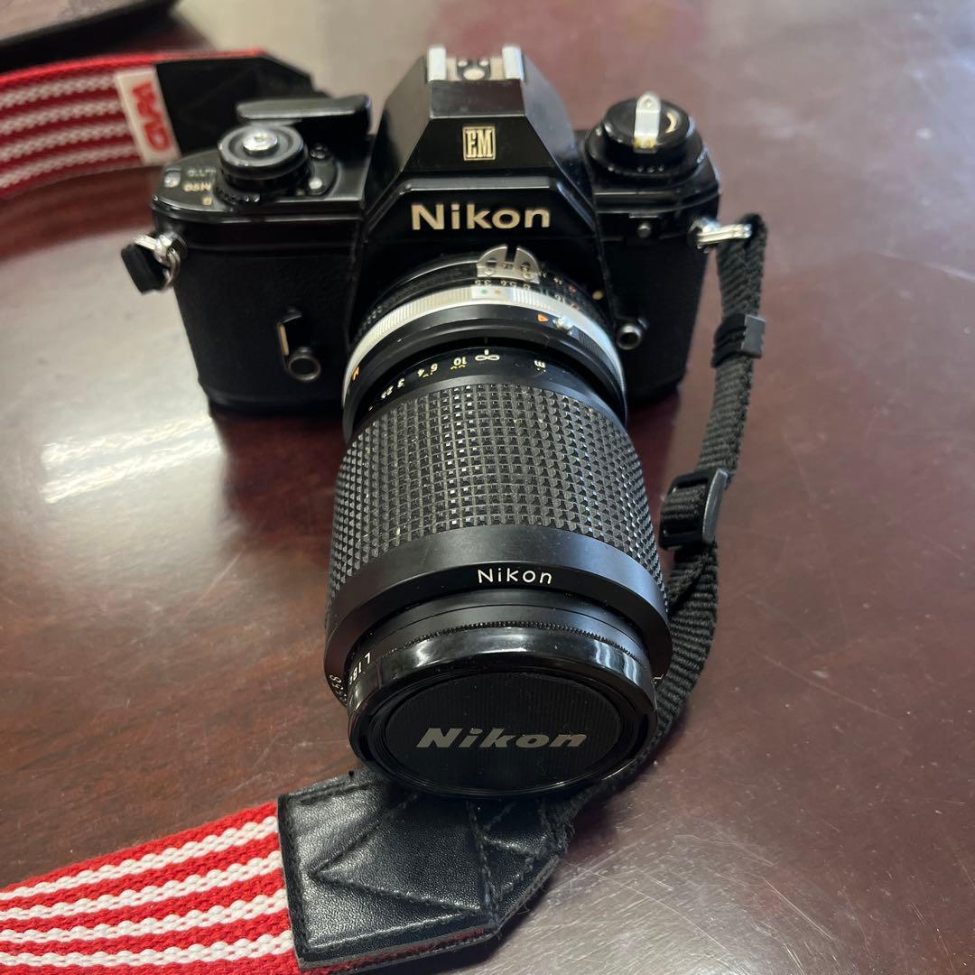 Nikon EM フィルムカメラ 70-300mmレンズ付き