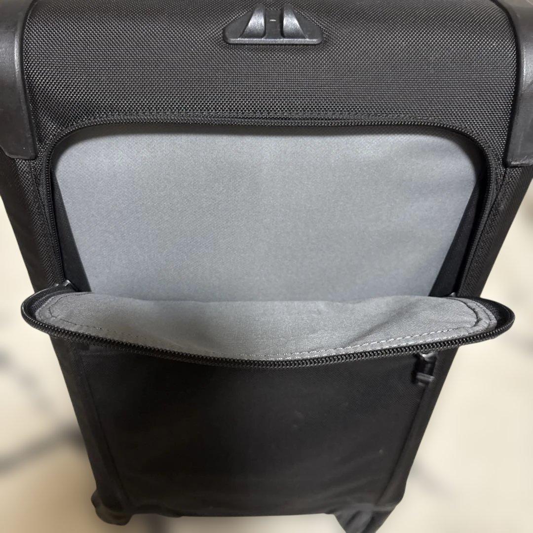 TUMI 22060 ALPHA2・4ウィール・キャリースーツケース ブラック