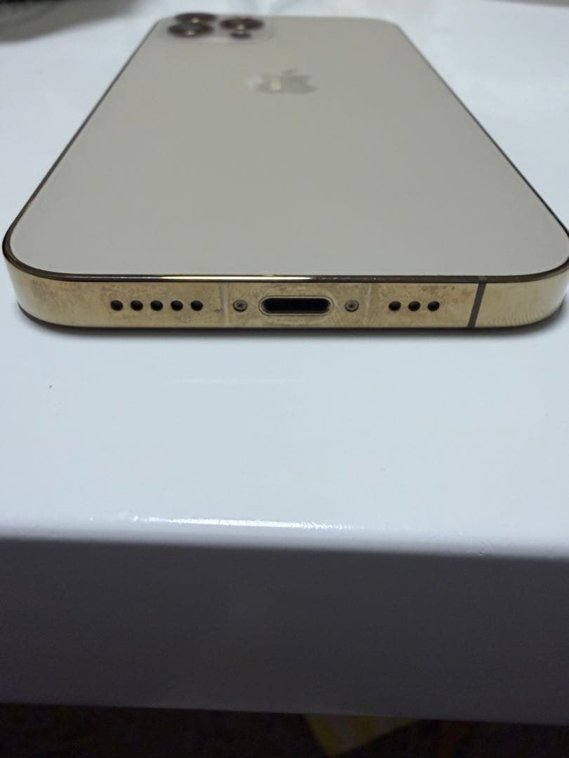 サクラちゃん iPhone 12 Pro ゴールド256G SIMフリー