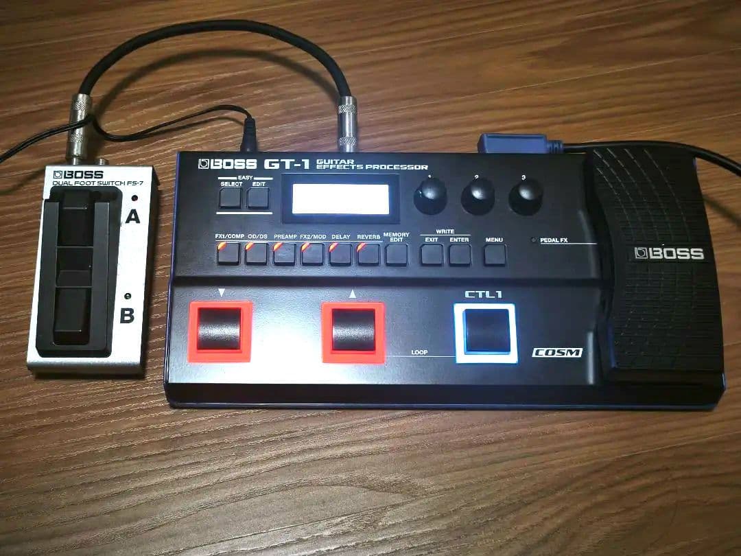 BOSS GT-1 ギターエフェクター　フットスイッチ(FS-7)付き