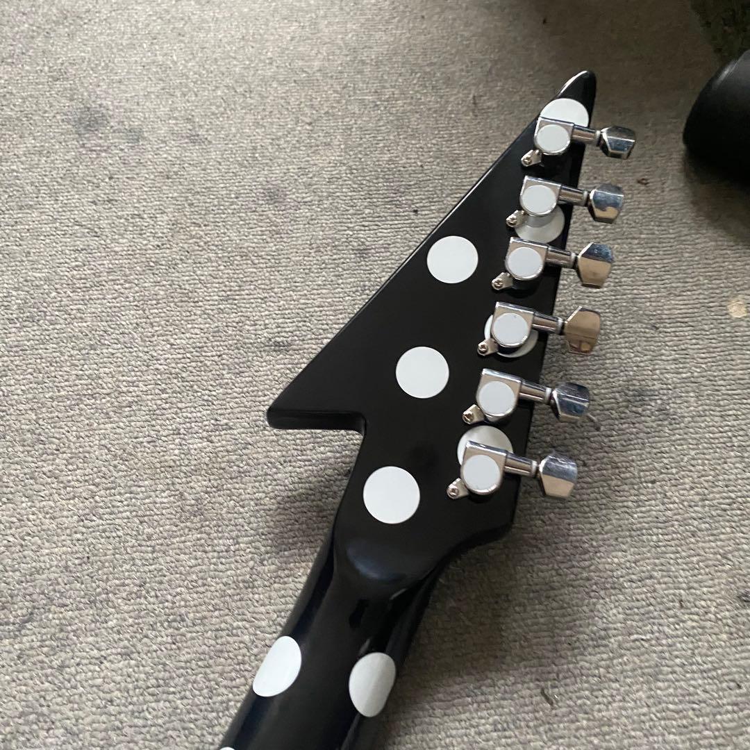 しんノーブランド ランディーローズ フライングV 黒/白 ポルカドット