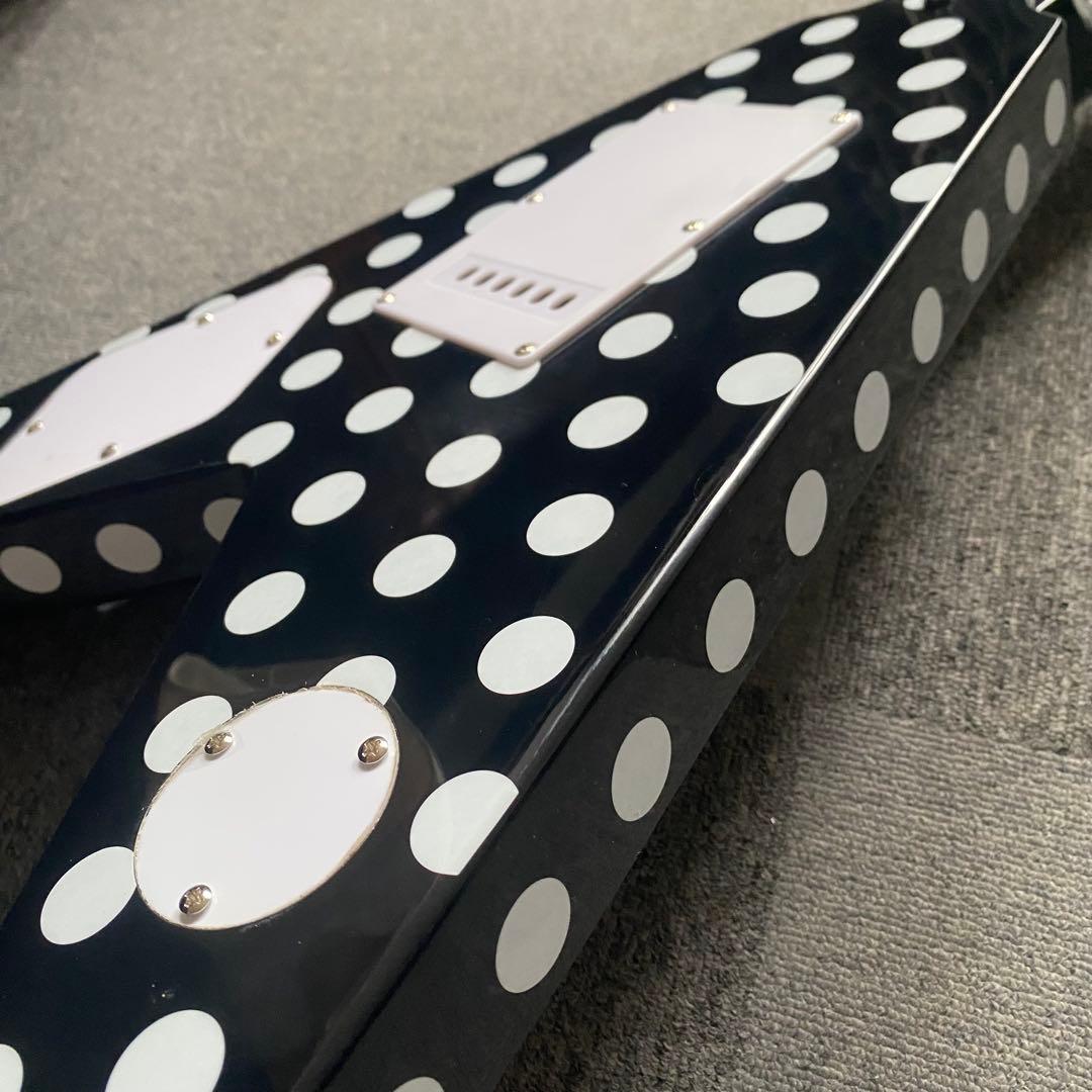 しんノーブランド ランディーローズ フライングV 黒/白 ポルカドット