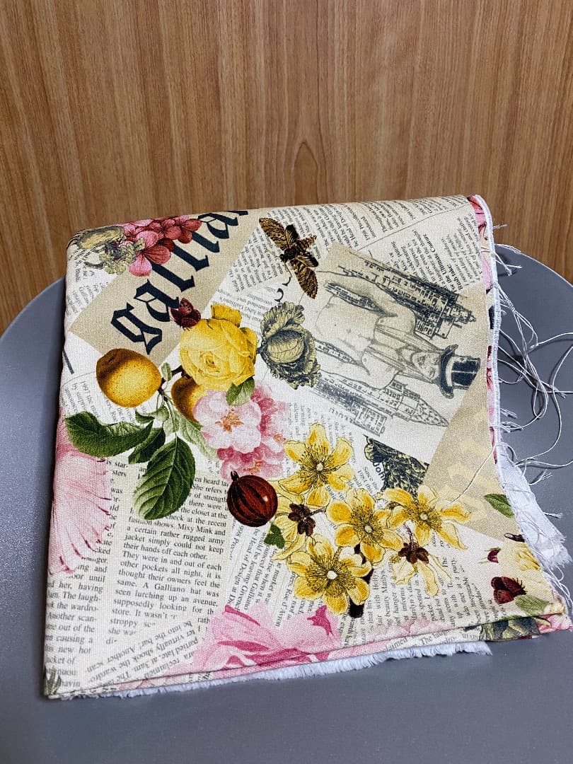 JOHN GALLIANO　生地　やや厚手　ジョンガリアーノ