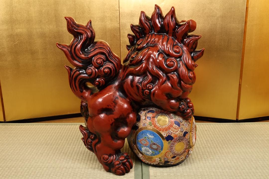 アン、九谷焼　八幡釜　太吉　獅子　牡丹　置物　床飾　高さ56㎝ BK043