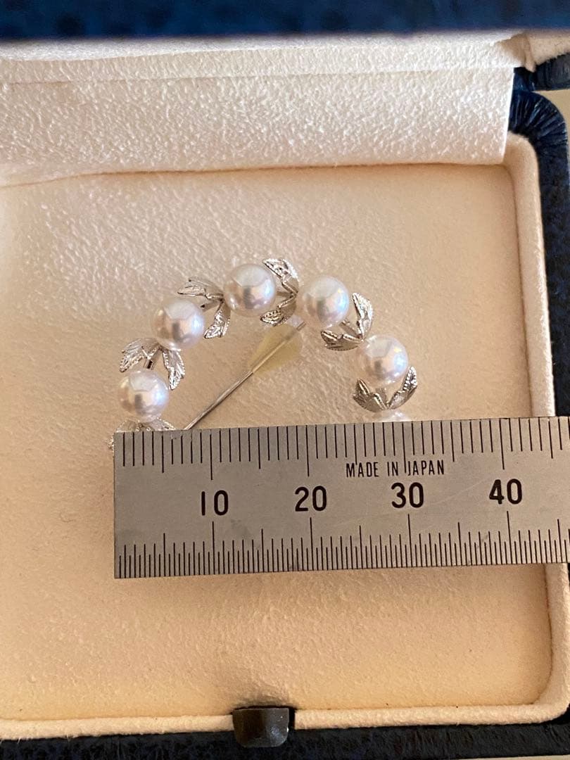 ミキモト　ブローチ　葉彫り　入学式　卒業式　結婚式