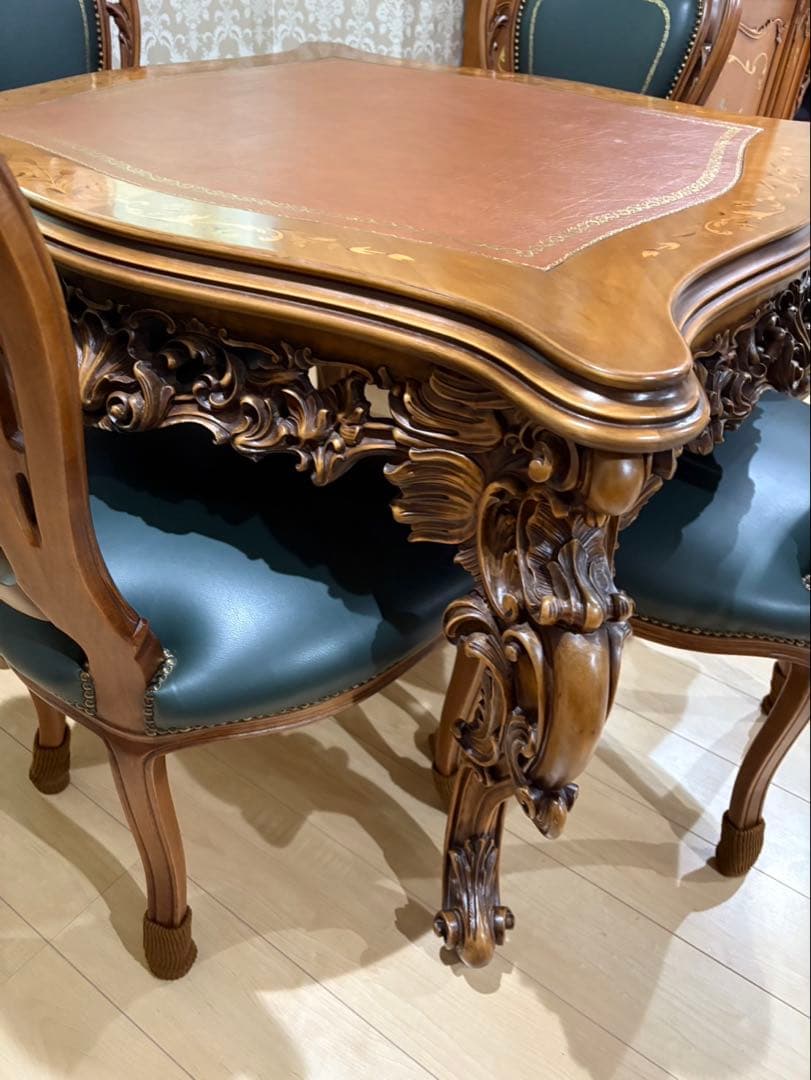 木製ダイニングテーブルセット（4脚付き）