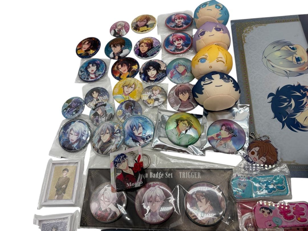 アイドリッシュセブン グッズ バッジ ぬいぐるみ・アクスタ カード まとめ 大量