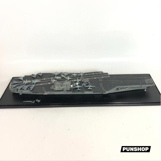 アメリカ海軍 航空母艦 CV-63 「CV-63 キティホーク」 1/700