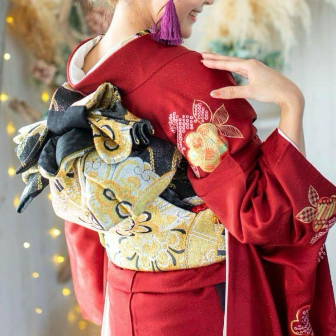 振袖7点フルセット＋草履&バッグ　リユース品　成人式　卒業式　赤　黒　金　モダン