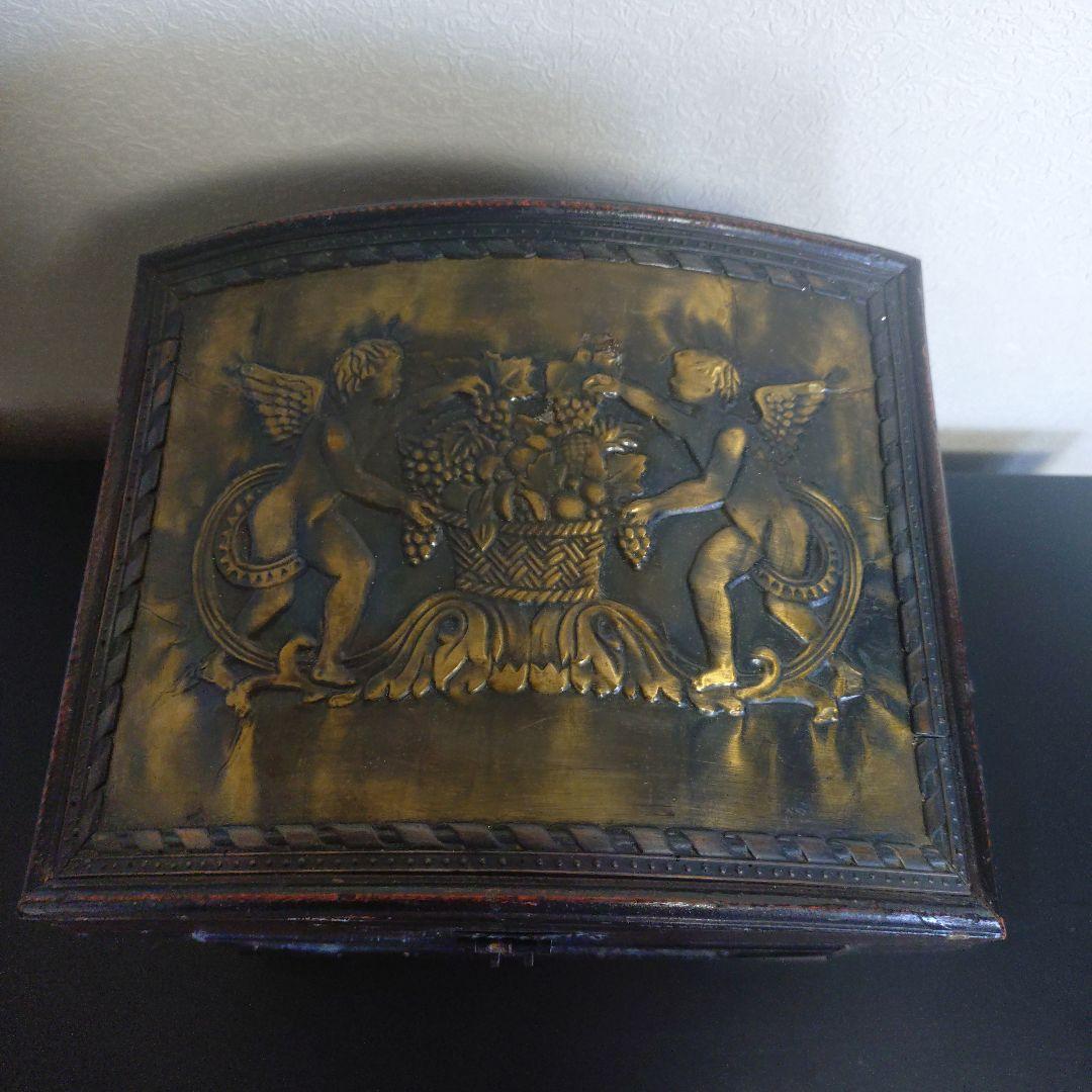 アンティーク調　ジュエリーケース　パウダーケース　宝箱