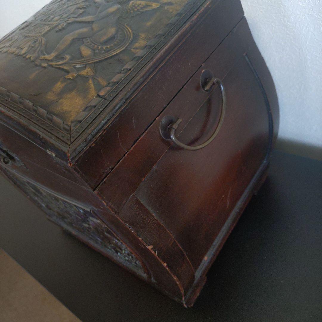 アンティーク調　ジュエリーケース　パウダーケース　宝箱