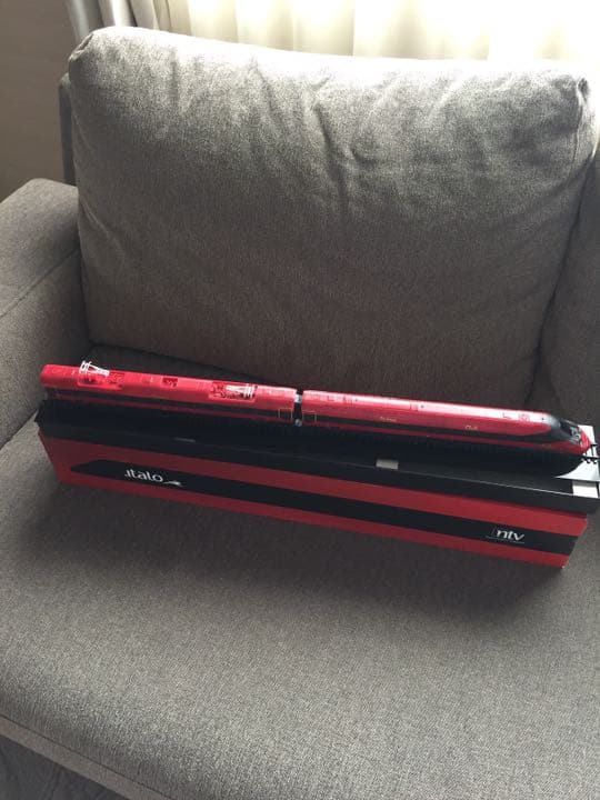 ITALO イタリア電車模型　レッド