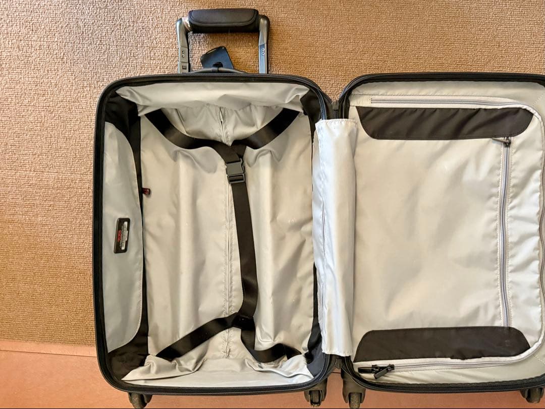 【ジャンク品】TUMI キャリーケース ブラック ポリカーボネート