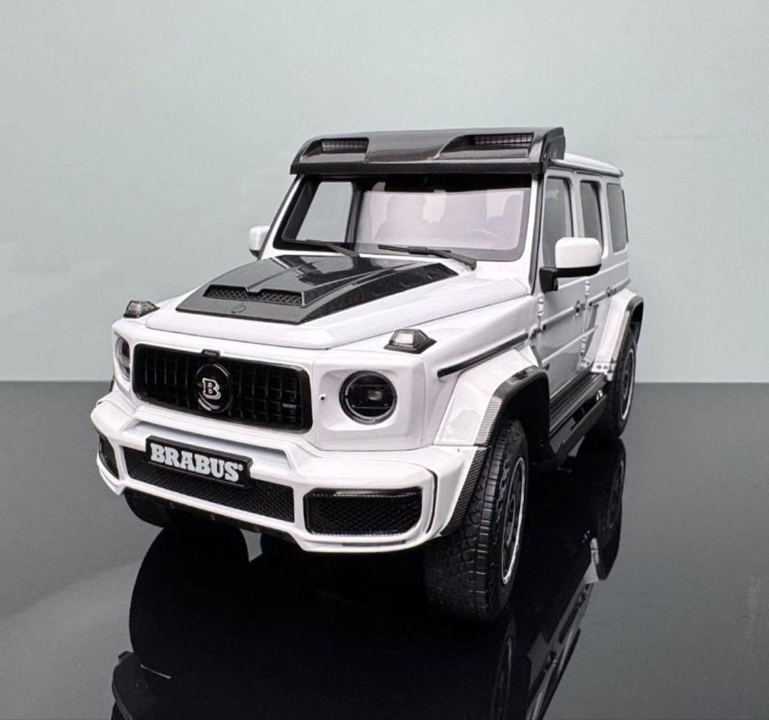 Brabus G-Class ホワイト 1\18スケールモデルミニカー