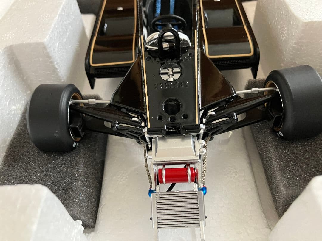 O⑧ ロータス78 ミニカー 1/18 ロニー・ピーターソン　JPS仕様