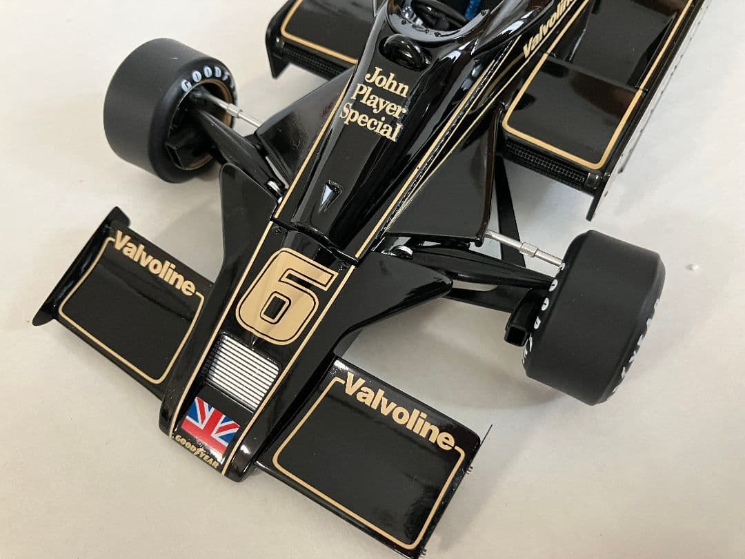 O⑧ ロータス78 ミニカー 1/18 ロニー・ピーターソン　JPS仕様