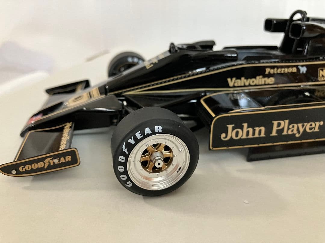 O⑧ ロータス78 ミニカー 1/18 ロニー・ピーターソン　JPS仕様
