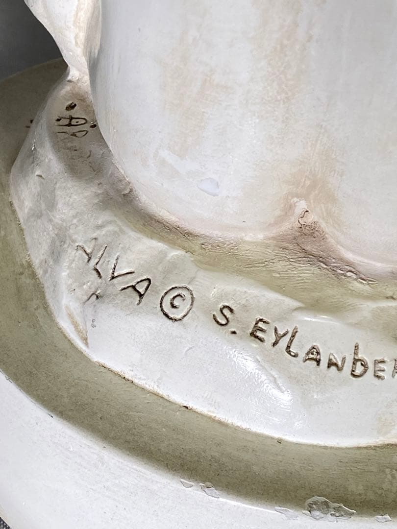 2049 ❣️ 石を負うカリアティード　像