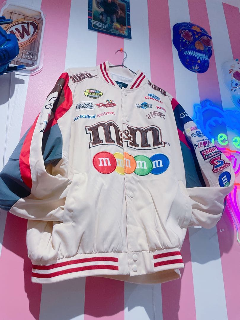春先に❤️M&M's ロゴ入り ブルゾン