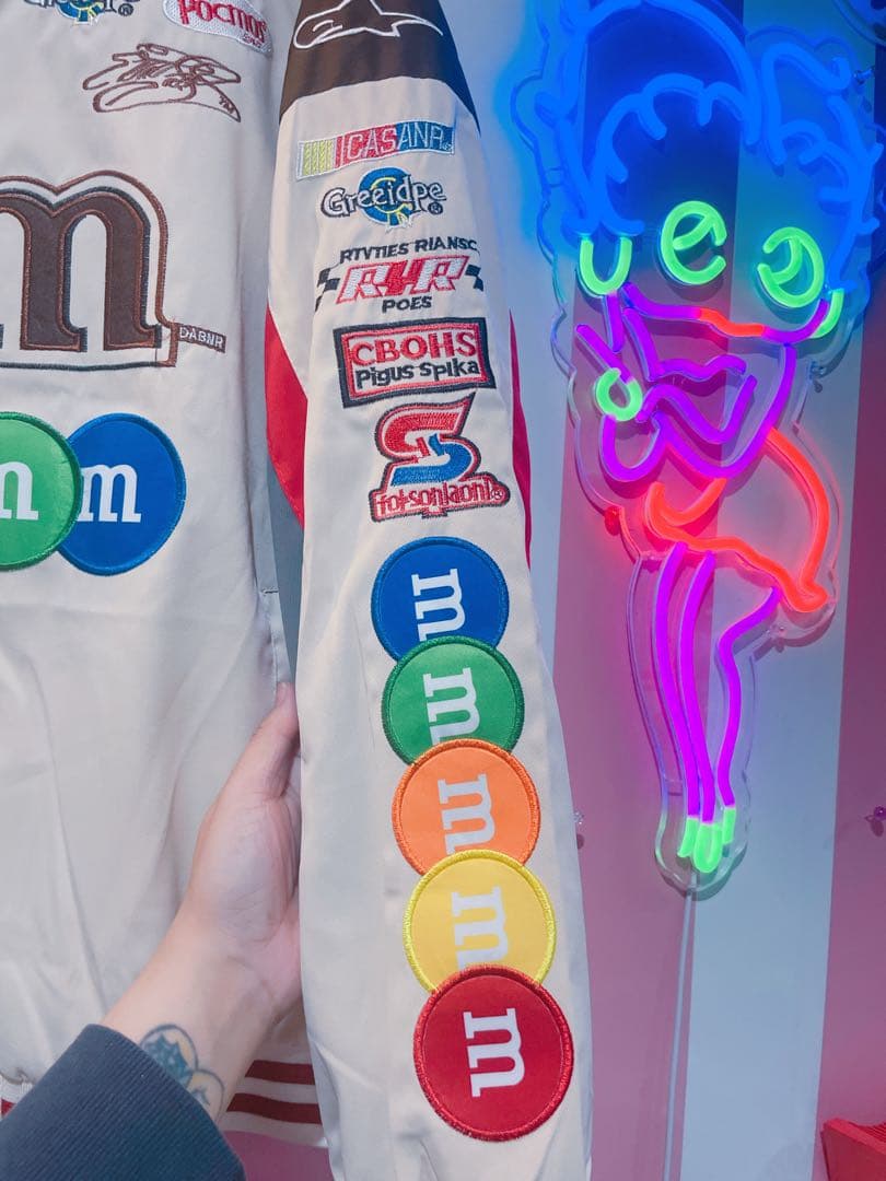 春先に❤️M&M's ロゴ入り ブルゾン