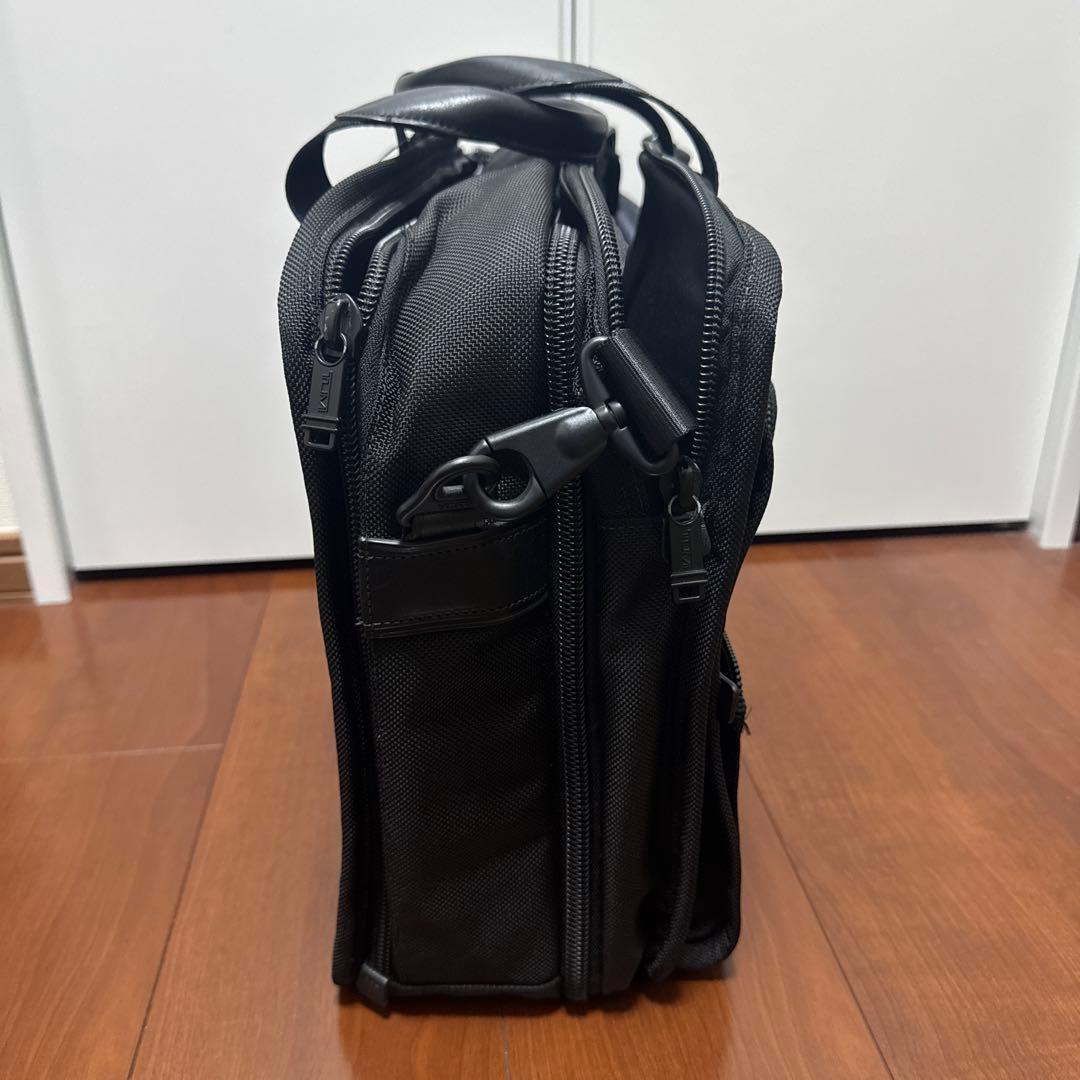 TUMI ビジネスバッグ　拡張式　ビジネスや出張に