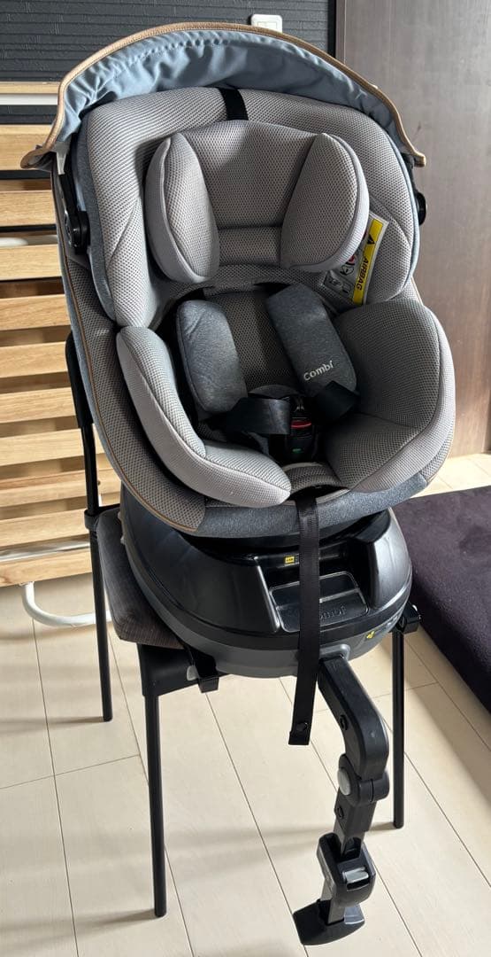 値下げcombiコンビ クルムーヴスマートISOFIXエッグクッション限定モデル