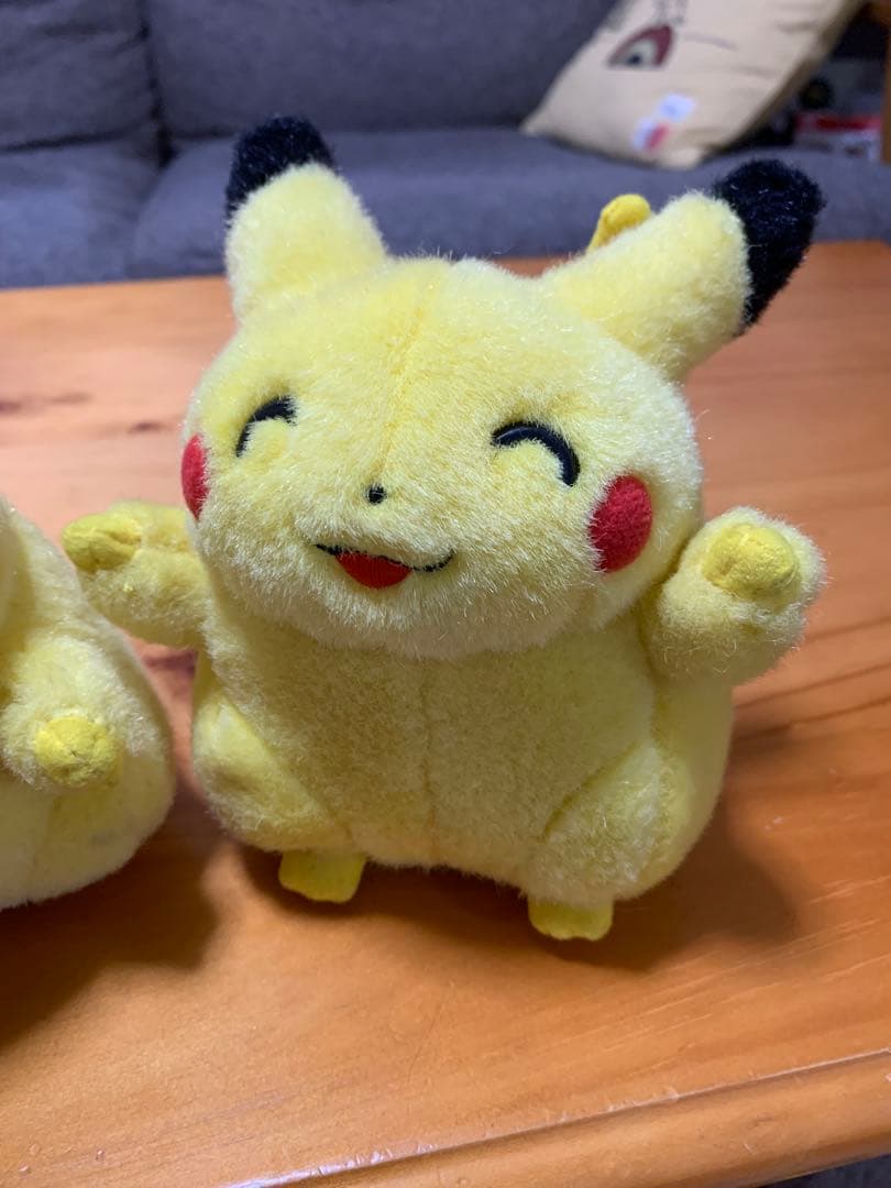 ジ*ュ様 初期ピカチュウ TOMY ぬいぐるみ 2体セット