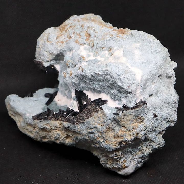 大きい！母岩付き ネプチュナイト 海王石 原石　554g BN155 天然石