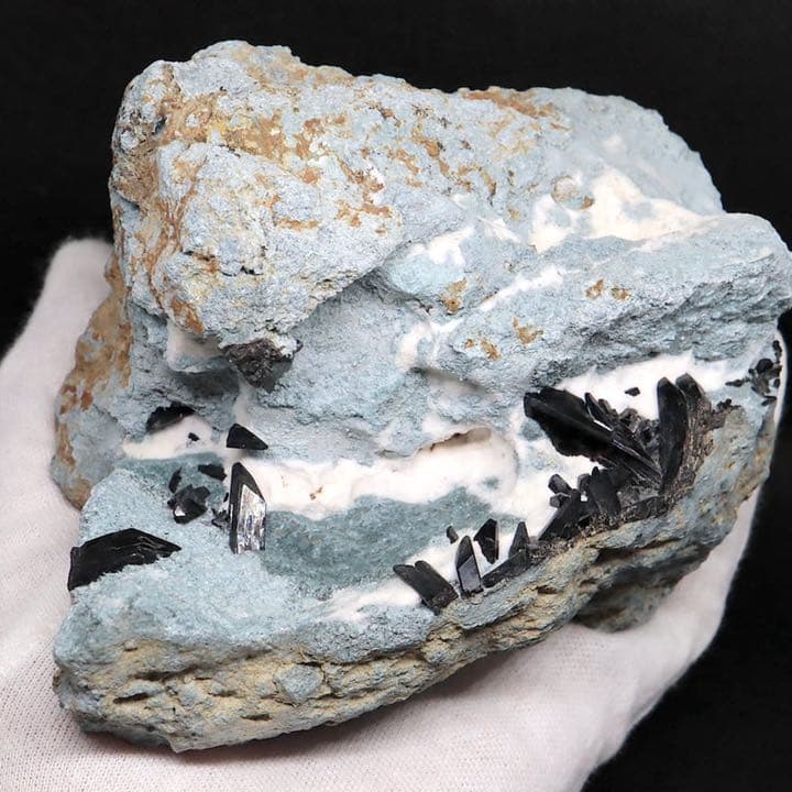 大きい！母岩付き ネプチュナイト 海王石 原石　554g BN155 天然石