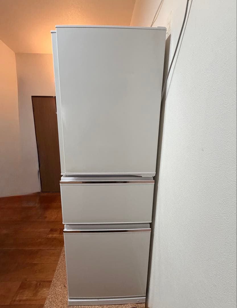 【送料無料】三菱冷蔵庫 MR-CX27E-W 272L 2019年製