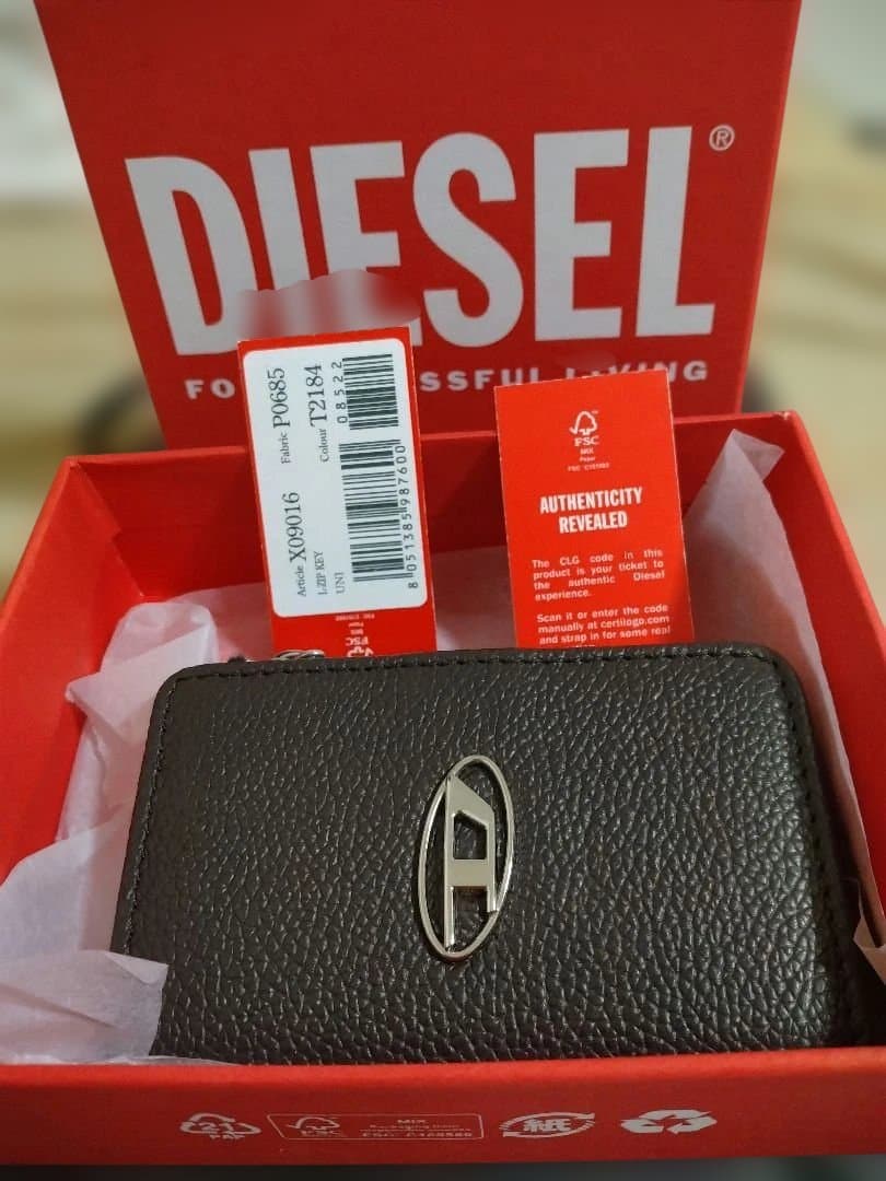 新品未使用DIESELダークブラウン キーケース P0685 X09016