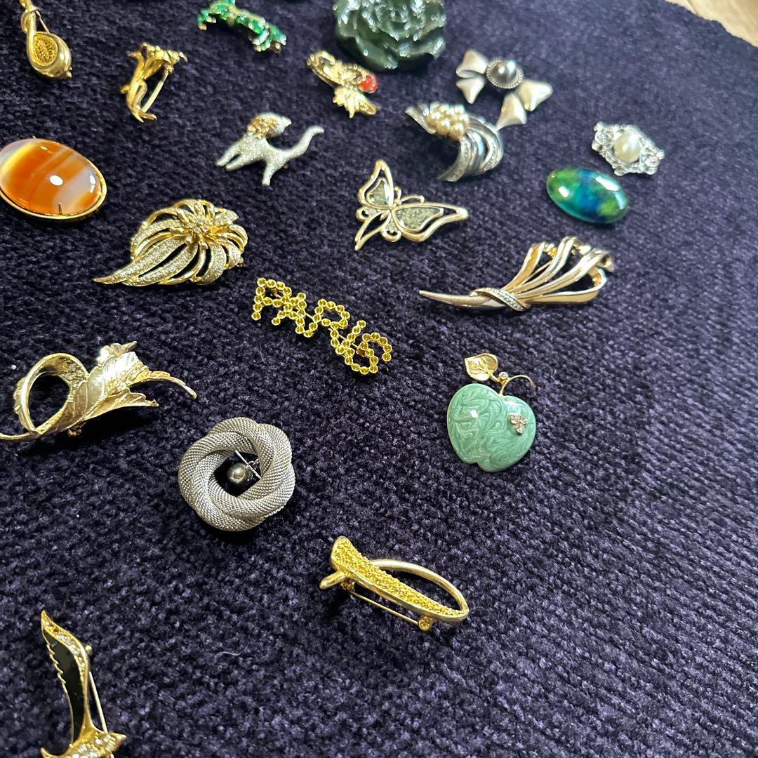 【vintage】ブローチ　200点　大量　まとめ売り