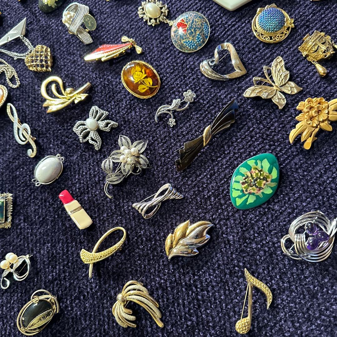 【vintage】ブローチ　200点　大量　まとめ売り