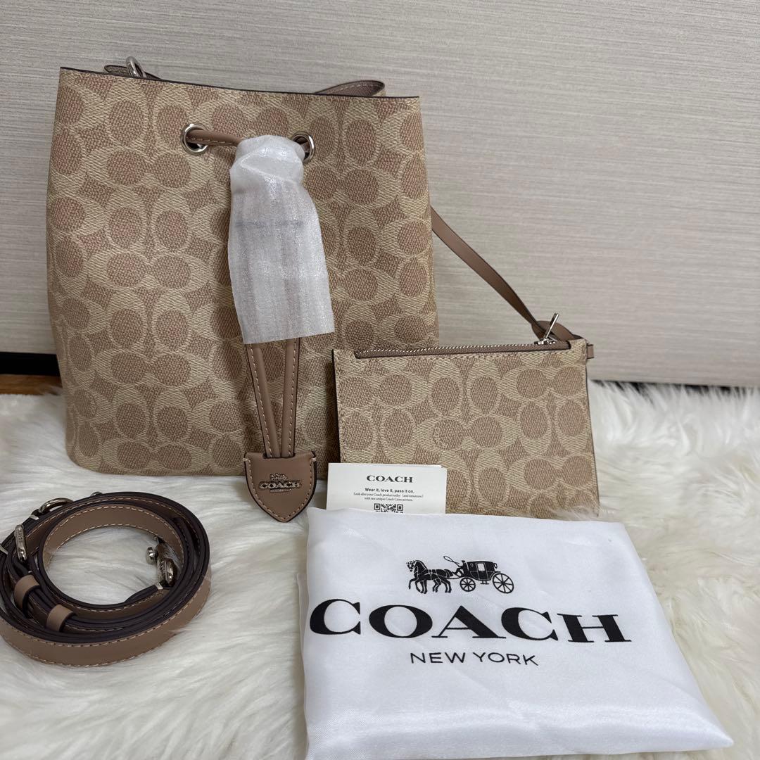 COACH バケットバッグ ベージュ
