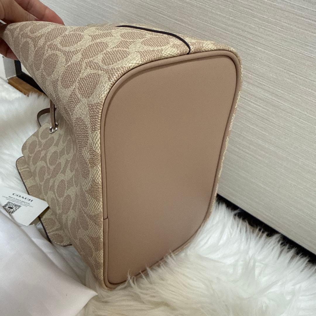 COACH バケットバッグ ベージュ