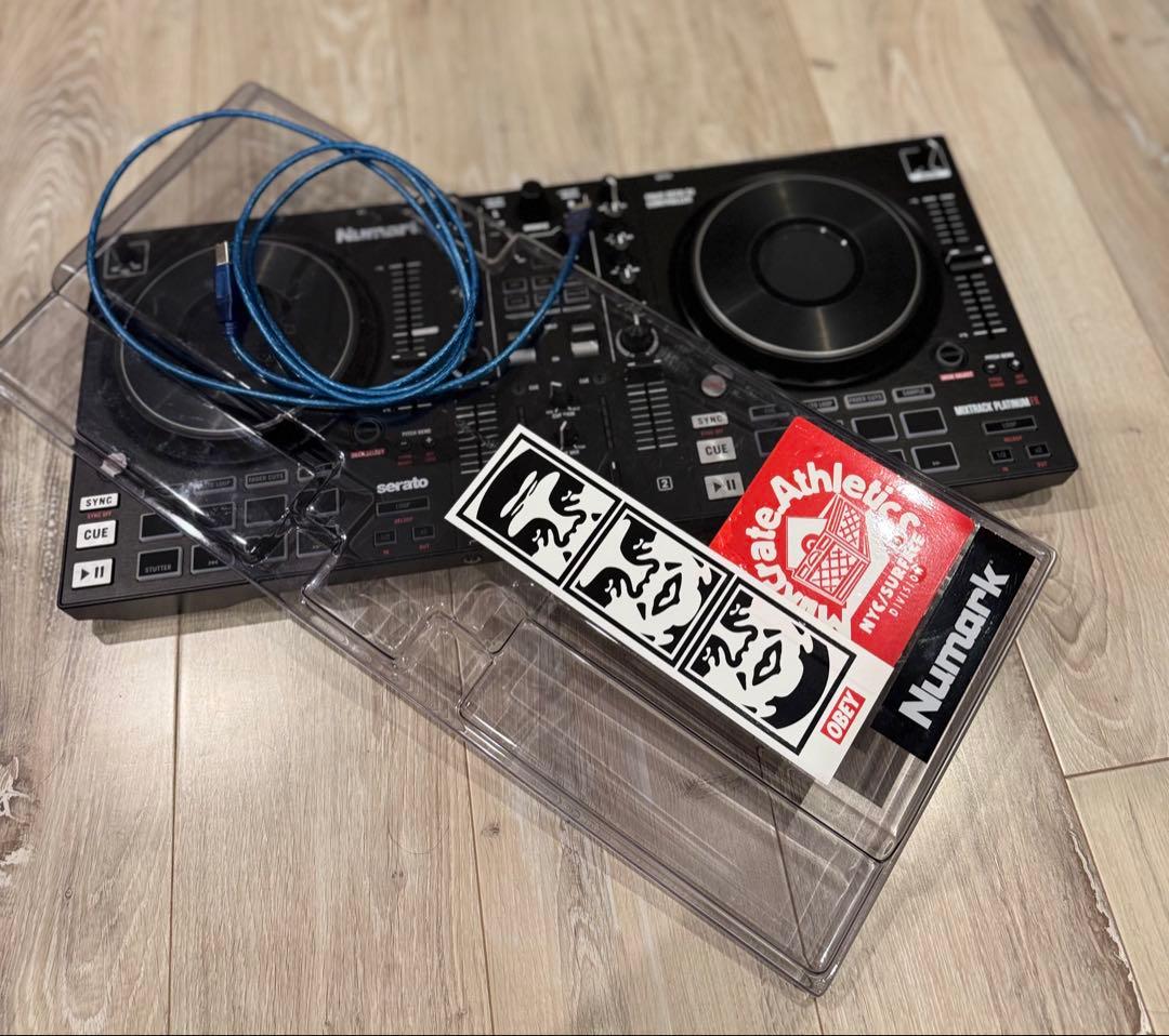 Numark Mixtrack Platinum FX DJコントローラー