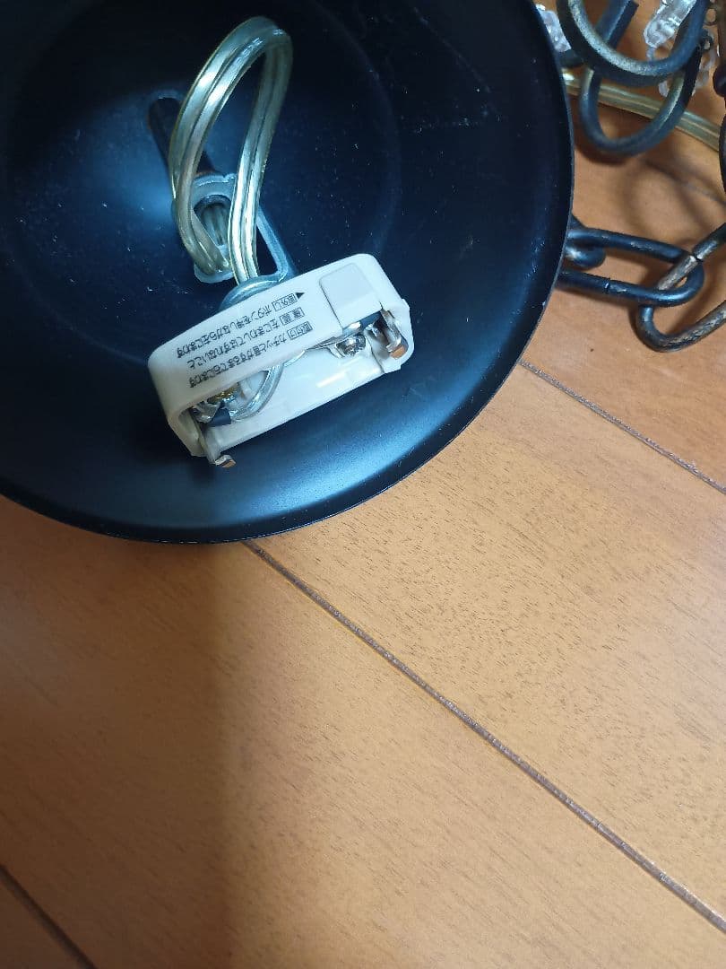 シャンデリア　１灯アンティークカラー　新品LED電球付　※修理済