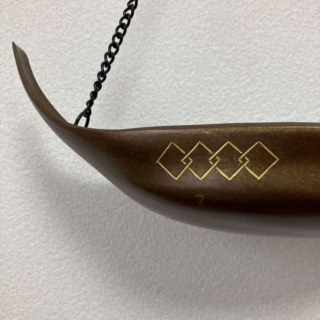 大野芳光　釣船　花入　唐銅（唐金）　唐草彫　釣鎖付