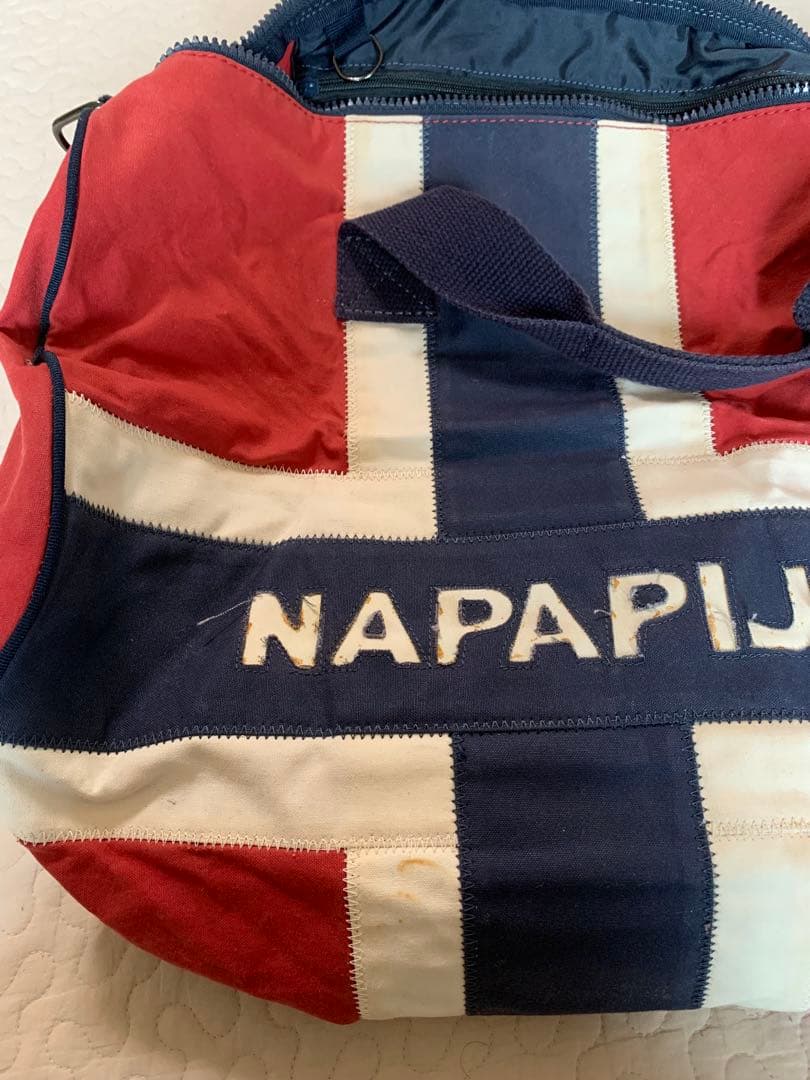NAPAPIJRI ノルウェー国旗 ボストンバッグ