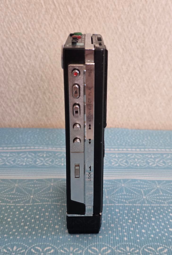 ポータブルプレーヤー SONY WALKMAN WM-F202