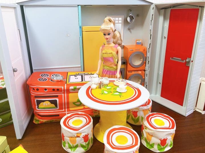 1/6ドール　家具9点セット　70年代アメリカおもちゃ　昭和レトロ　ドールハウス